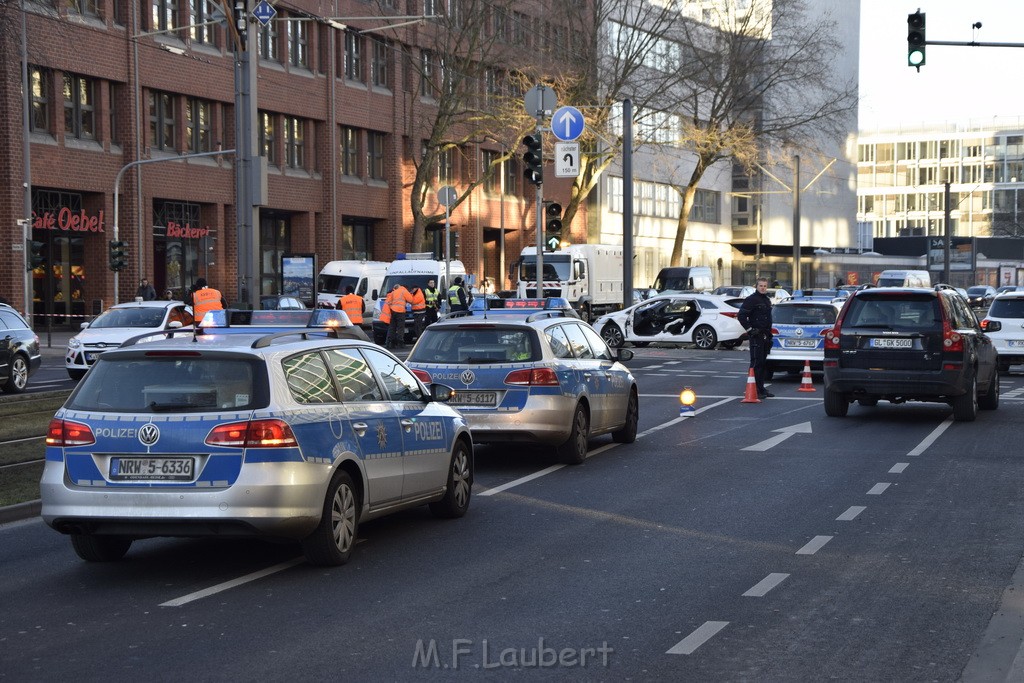 VU PKW Strab Koeln Mitte Pipinenstr Hohestr P204.JPG - Miklos Laubert